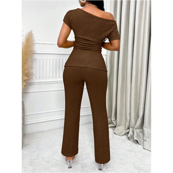 Women's 2 Piece Outfit Polyester Large Ruched Neck Short Sleeve Pants Set - Picture 2 of 5